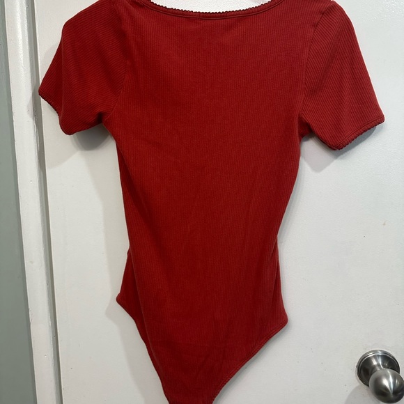 Ambiance Scarlet Ribbed Top - Picture 3 of 3